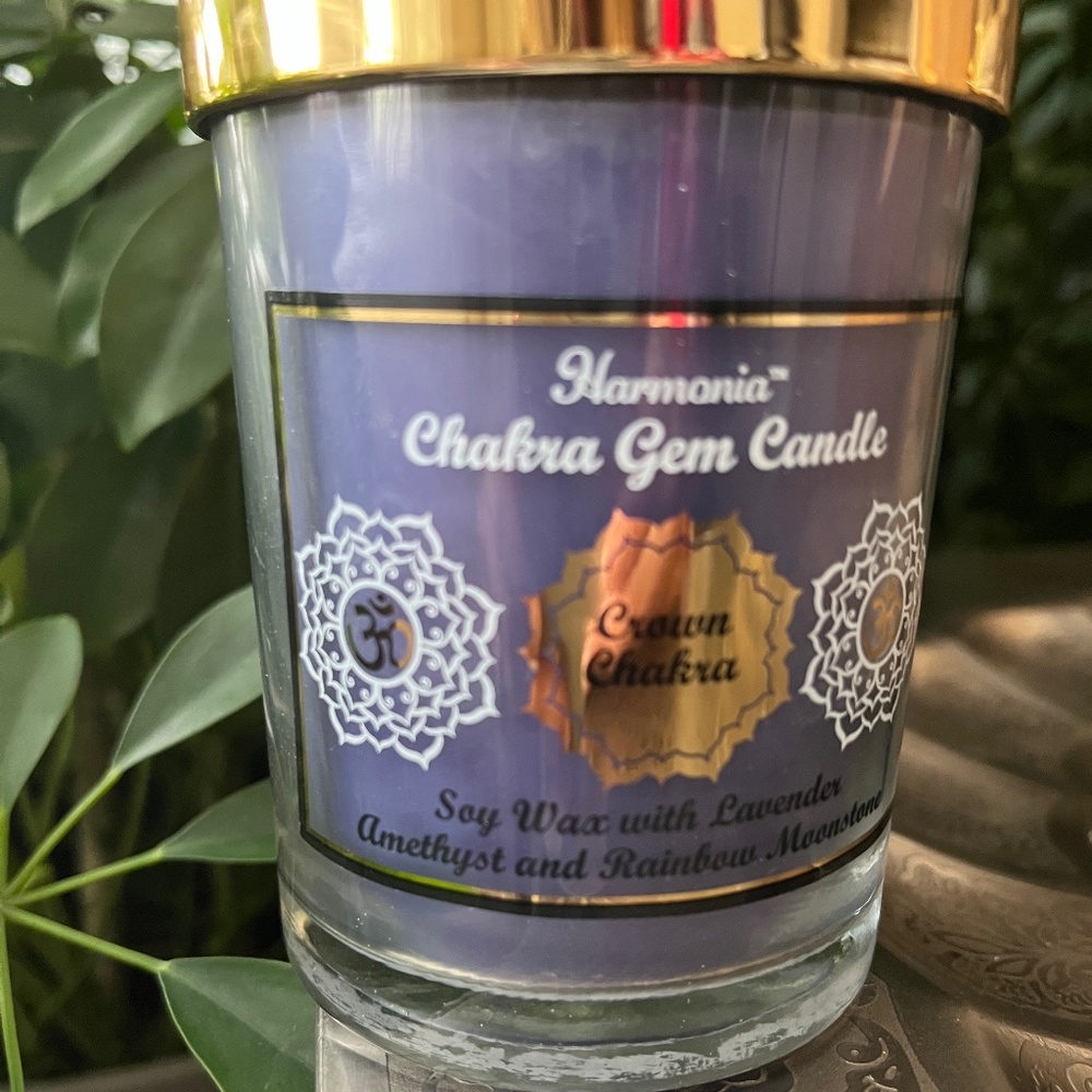 SOY WAX Lavender Amethyst and Rainbow Moonstone Chakra Gem Candle - Picture 4 of 5